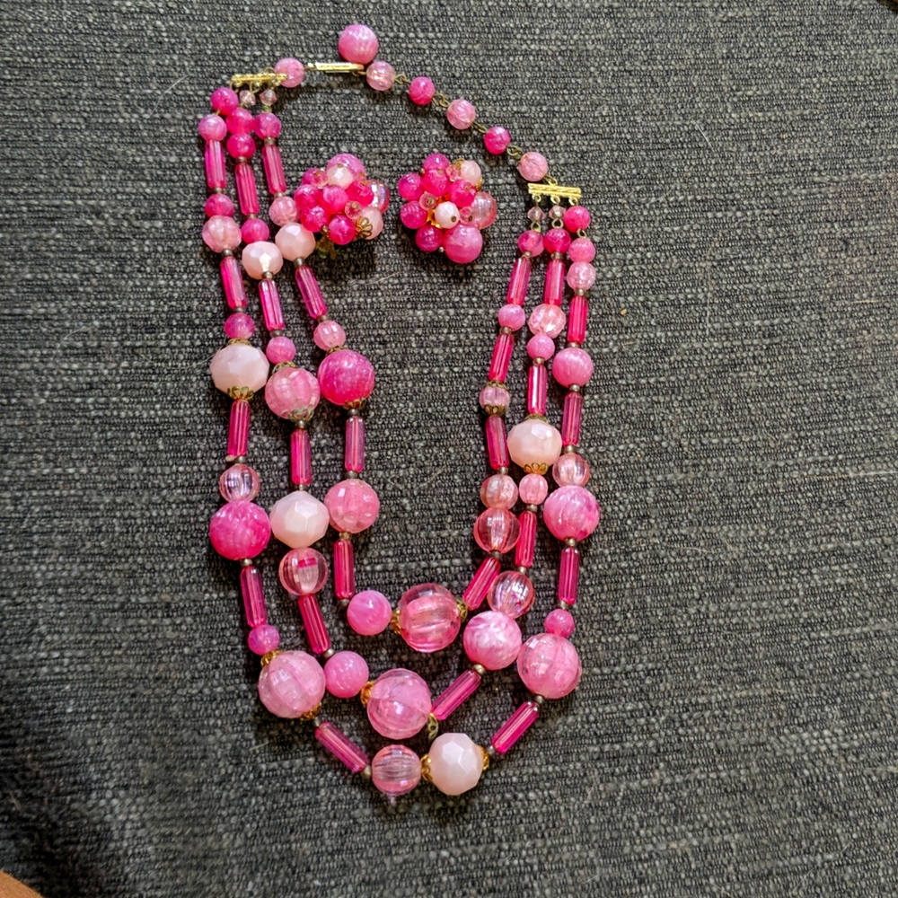 Vintage pink beaded necklace and earrings